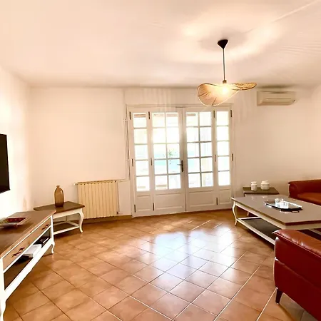 Constance - Swimming Pool & Parking - Sleeps 8 Villa Six-Fours-les-Plages